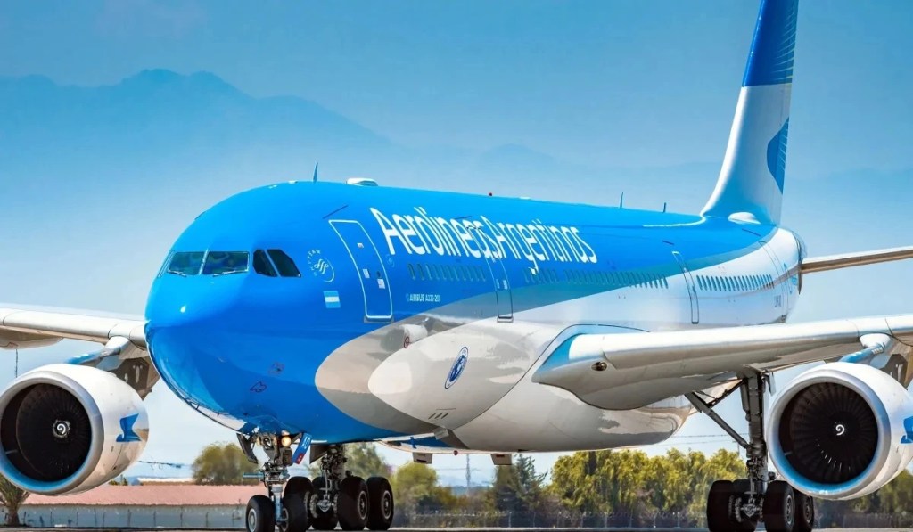 Avión de Aerolíneas sufrió desperfecto en el despegue y Aeroparque permaneció&nbsp;cerrado